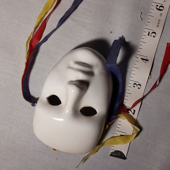 Vintage Hand Painted Carnival Face Masks Ceramic Set of 5 - Picture 10 of 14